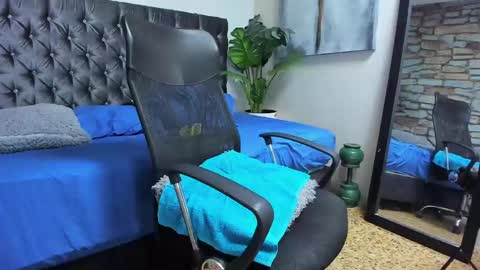 richar_voller online show from June 3, 2:33 pm