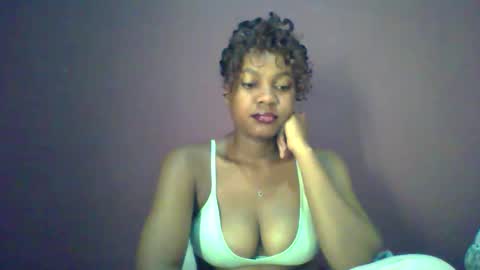 ricie001 online show from May 19, 12:34 pm