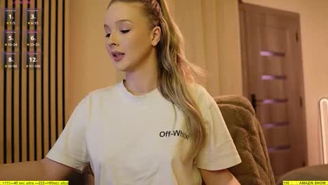 riley_reddd online show from February 19, 5:12 pm