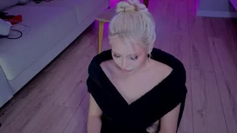 rileymee online show from November 4, 3:52 am