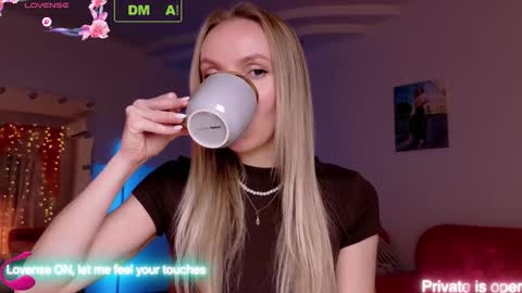 Rina Asty online show from November 29, 8:27 pm