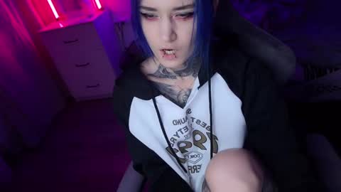   DianaBrite            fansl y online show from February 28, 4:42 pm