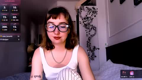 Snapshot of riri_rich chatting on January 8, 5:27 am Rita online show from January 8, 5:27 am