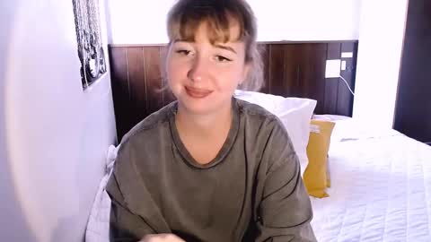 Snapshot of riri_rich chatting on March 6, 8:52 am Rita online show from March 6, 8:52 am