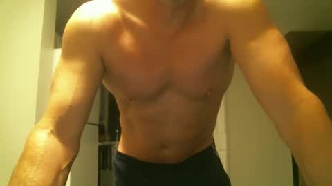 Snapshot of roadhouse122 chatting on February 24, 11:32 am roadhouse122 online show from February 24, 11:32 am