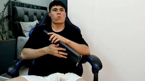 Roan Birkin online show from November 12, 10:34 pm