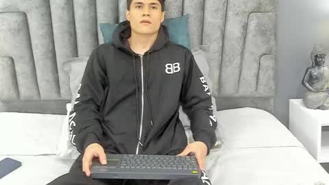 Roan Birkin online show from March 4, 7:43 pm