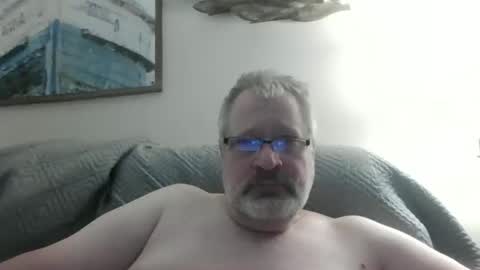 rob872217 online show from April 6, 6:58 am