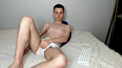 robert10211 online show from May 31, 2:10 am