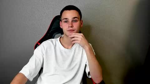 robert10211 online show from November 18, 3:31 am