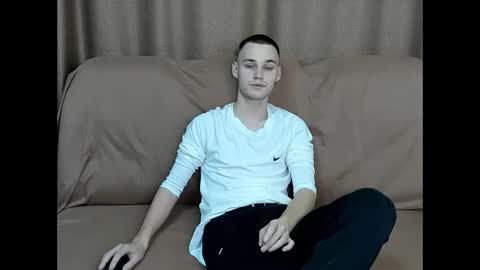 robert10211 online show from October 27, 5:46 pm