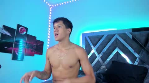 Robert Miller And Mael Thompson  online show from September 27, 5:05 am