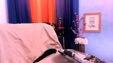 Roberts kloe online show from March 4, 9:00 pm