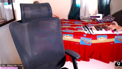 Ivanna and Robin online show from February 26, 7:39 pm