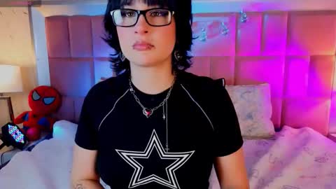 robin D online show from April 15, 1:14 pm