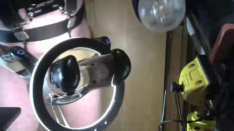 Robodickmilker online show from February 18, 8:38 am