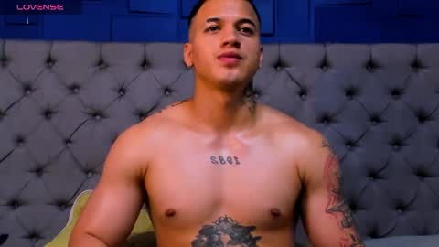 Snapshot of rocco_santos chatting on October 12, 3:32 am rocco_santos online show from October 12, 3:32 am