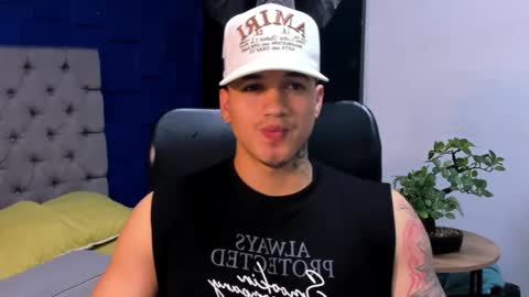 Snapshot of rocco_santos chatting on October 23, 1:51 am rocco_santos online show from October 23, 1:51 am