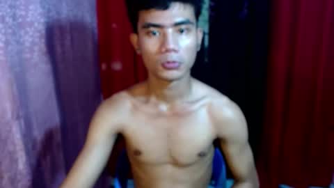roianboyyy online show from May 20, 2:19 am