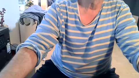 rolandloser1000 online show from December 19, 8:24 am