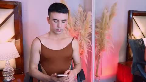   online show from December 4, 1:00 pm