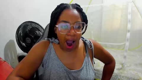 Snapshot of romantic_stargirl chatting on October 26, 4:06 pm Is A Belle online show from October 26, 4:06 pm