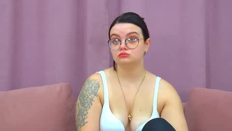 Monica online show from May 26, 6:19 am