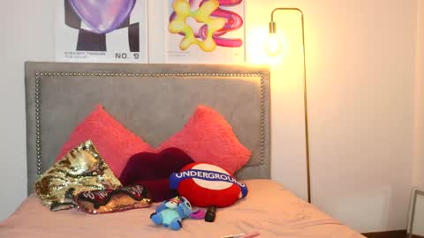 Roni online show from October 8, 2:19 am