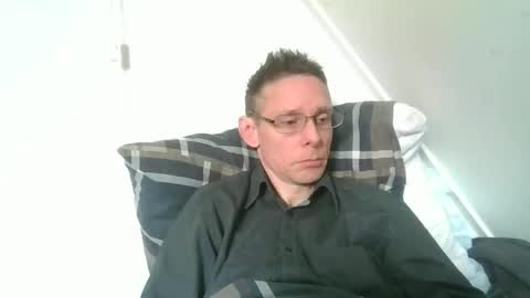 rororober online show from April 9, 9:15 am