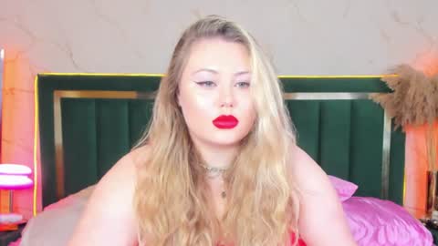 Chloe online show from June 17, 7:19 pm