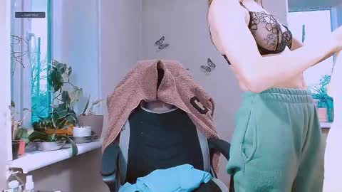 rosa843850 online show from April 12, 4:33 pm