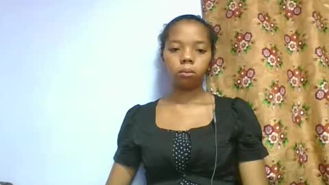 rosah225127 online show from April 19, 3:29 am