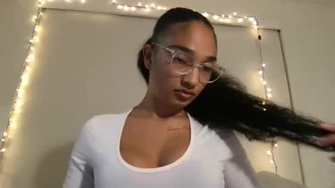 Rosalina online show from October 15, 5:00 am