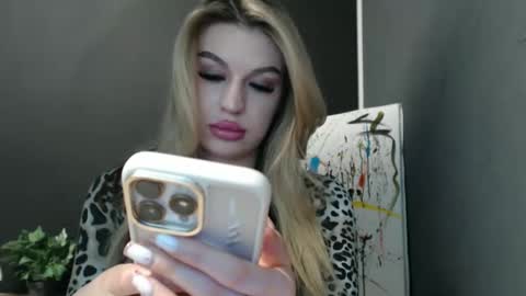 Rosalina online show from March 27, 1:45 pm