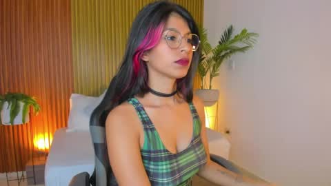 R O S A online show from April 15, 7:49 pm