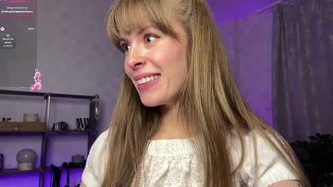 RoosaMoore online show from April 20, 6:11 pm