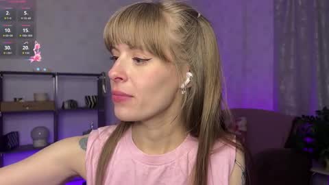 RoosaMoore online show from April 18, 7:07 pm