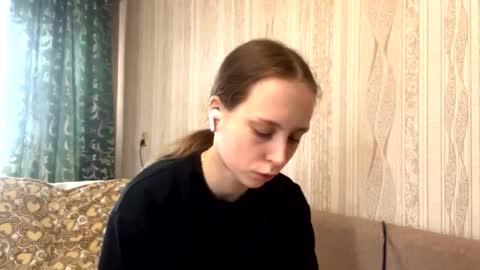 Emma online show from April 15, 2:15 am