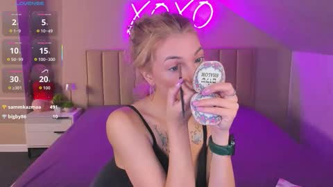 Kimberlly online show from November 28, 1:13 am