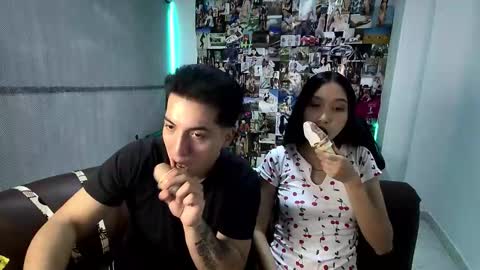 Snapshot of roseandviktor23 chatting on October 21, 1:44 am Rose Sins and Don Viktor online show from October 21, 1:44 am