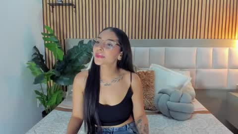 roseaurora online show from February 3, 12:31 pm