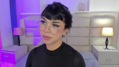 Snapshot of rosecassie chatting on February 15, 7:06 pm Rose online show from February 15, 7:06 pm