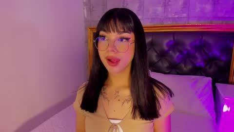 Snapshot of rosecassie chatting on March 11, 1:56 pm Rose online show from March 11, 1:56 pm