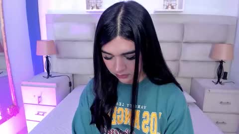 Snapshot of rosecassie chatting on September 25, 1:18 pm Rose online show from September 25, 1:18 pm