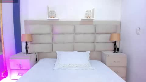 Snapshot of rosecassie chatting on October 2, 1:21 pm Rose online show from October 2, 1:21 pm