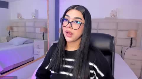 Snapshot of rosecassie chatting on October 21, 2:10 pm Rose online show from October 21, 2:10 pm