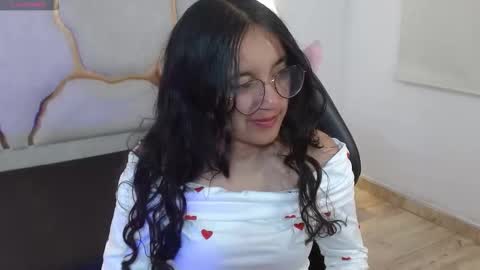 rosee_tay1 online show from January 15, 11:52 am