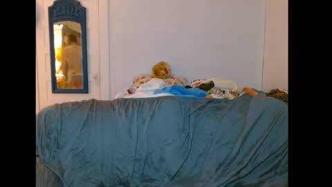 Rose Frostpond online show from March 11, 10:40 am