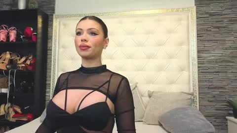 Gabriela online show from February 25, 6:33 pm