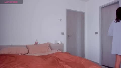 Roshelle online show from November 24, 4:44 am